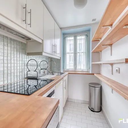 Private - Village Charm In Alesia Париж