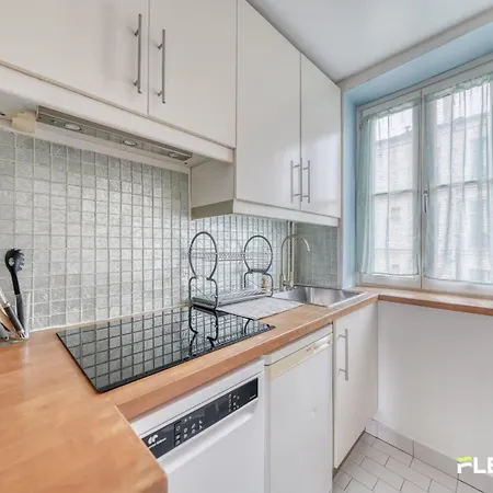 Private - Village Charm In Alesia * Париж