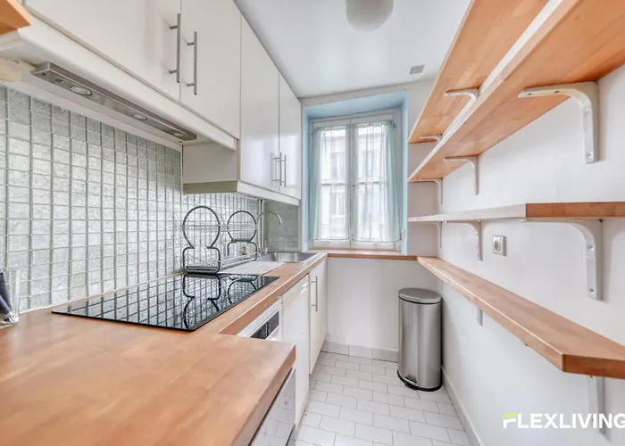 Private - Village Charm In Alesia Париж